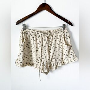 Akaiv Floral Ribbed Shorts